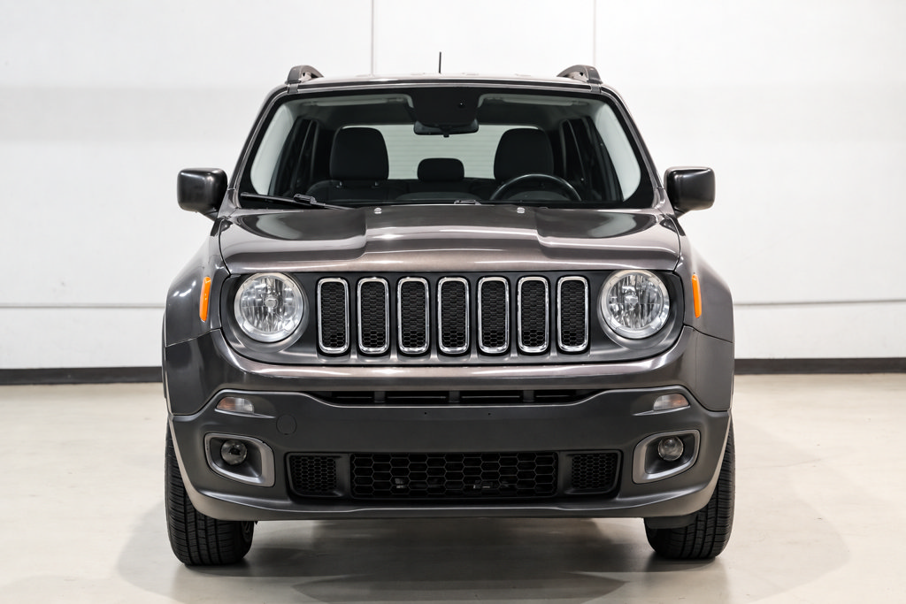 Used 2017 Jeep Renegade Latitude w/ Cold Weather Group AWD/4WD image 5