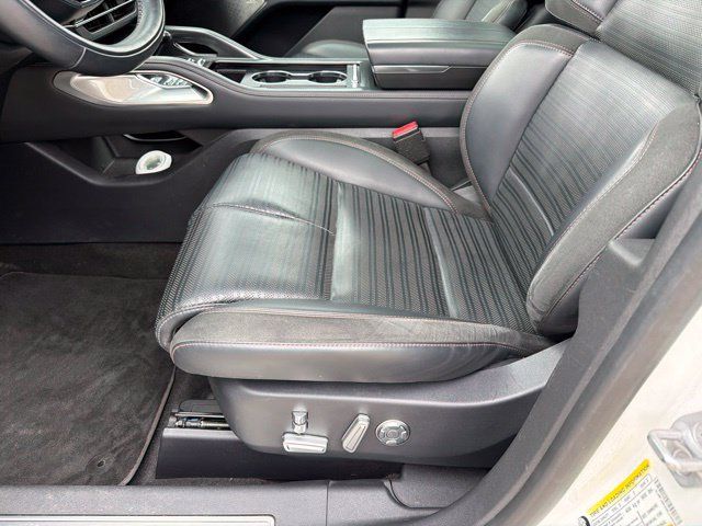 Used 2024 Lincoln Nautilus Reserve w/ Equipment Group 203A AWD/4WD image 5