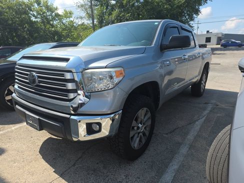 Used 2017 Toyota Tundra SR5 w/ SR5 Upgrade Package AWD/4WD image 1
