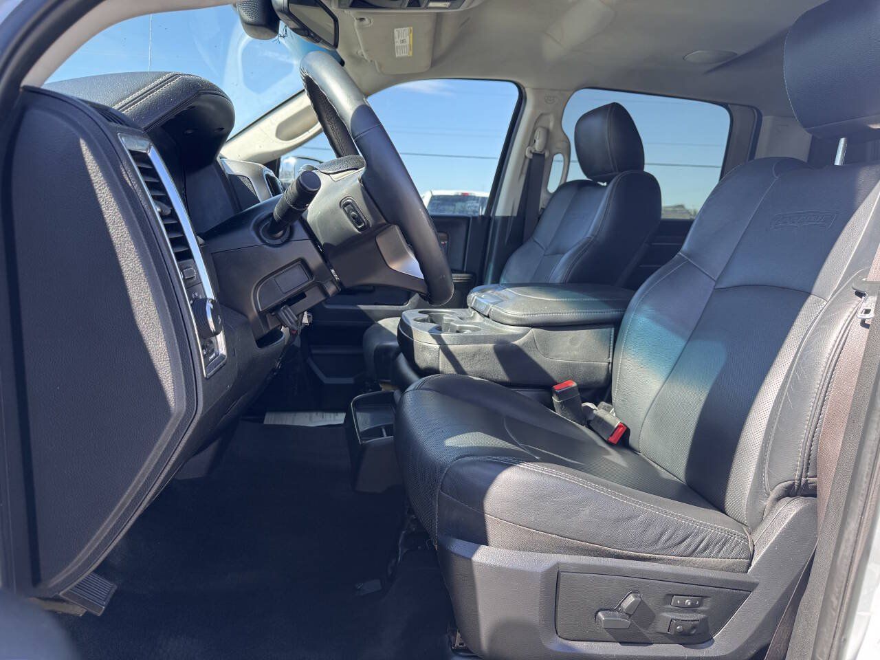 Used 2017 RAM 2500 Laramie AWD/4WD image 7