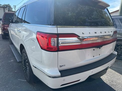 Used 2020 Lincoln Navigator Black Label w/ Cargo Convenience Package image 14