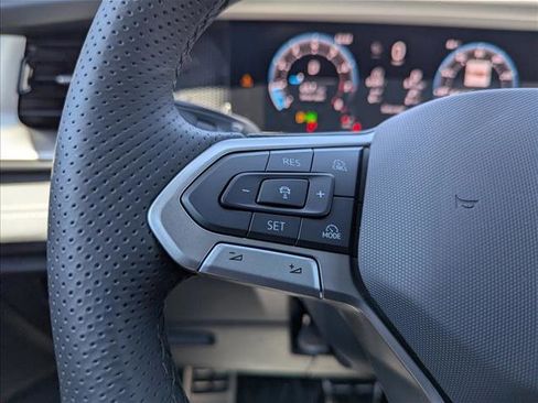 New 2026 Volkswagen Tiguan SE R-Line FWD image 13