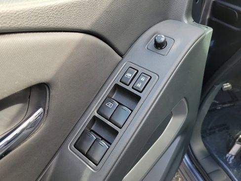 Used 2024 Nissan Frontier SV w/ Tow Package image 17