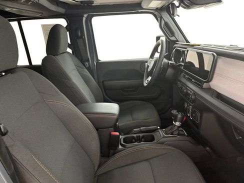 Used 2025 Jeep Wrangler Unlimited Sahara w/ Safety Group AWD/4WD image 14