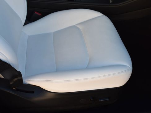 Used 2023 Tesla Model 3 Performance image 16