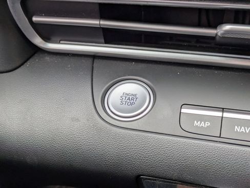 Used 2025 Hyundai Elantra SEL FWD image 24