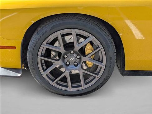 Used 2017 Dodge Challenger R/T Scat Pack w/ Leather Interior Group image 9