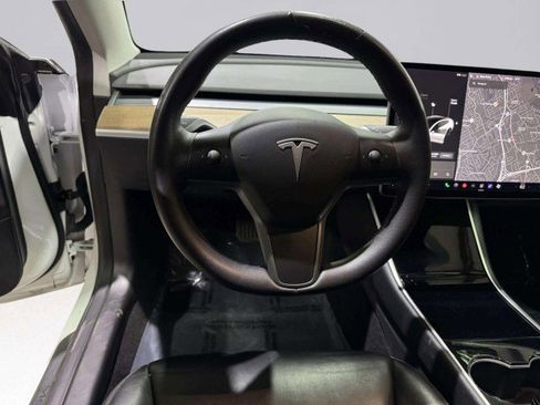 Used 2020 Tesla Model 3 Standard Range Plus image 25