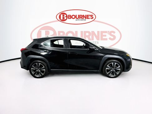 Used 2021 Lexus UX 200 w/ Accessory Package (Z2) FWD image 9