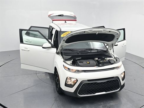 Certified 2022 Kia Soul LX w/ Technology Package image 47