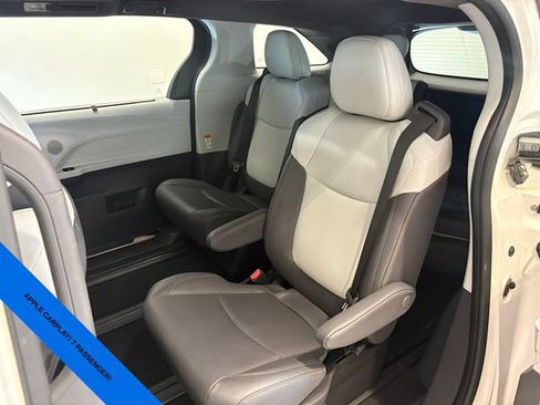 Used 2023 Toyota Sienna XSE w/ XSE Plus Package FWD image 21