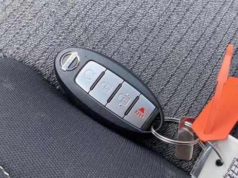 Used 2021 Nissan Rogue SV image 20