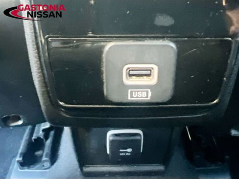 Used 2024 Jeep Compass Latitude image 31