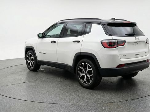Used 2025 Jeep Compass Limited AWD/4WD image 6