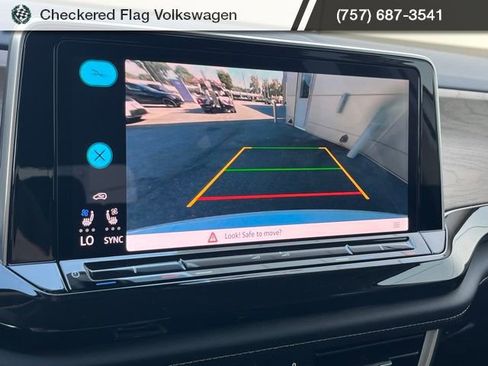 New 2026 Volkswagen Atlas SE image 8