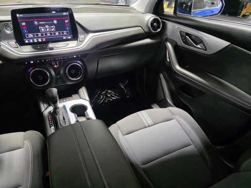 Used 2025 Chevrolet Blazer LT w/ Convenience Package FWD image 17