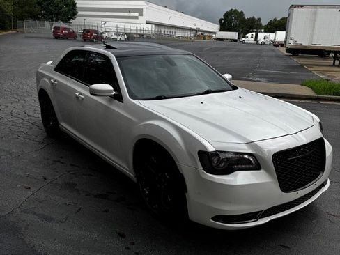 Used 2015 Chrysler 300 S w/ 300S Premium Group RWD image 10