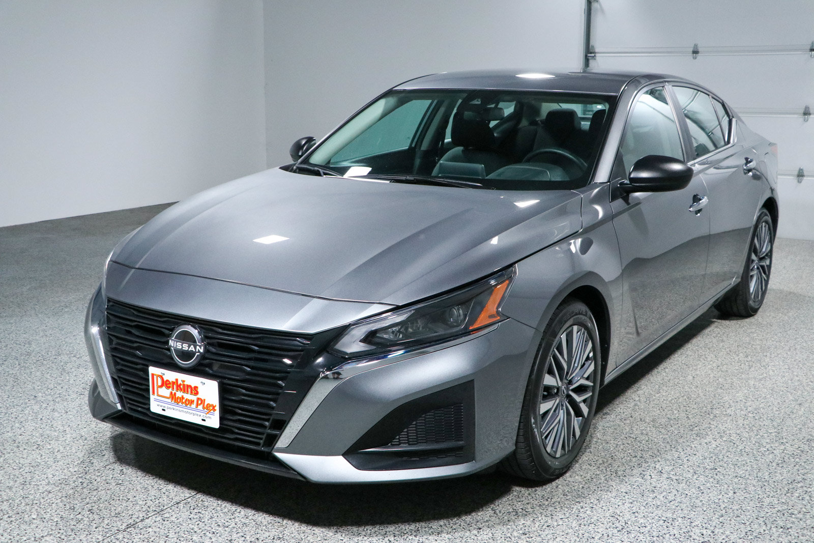 Used 2025 Nissan Altima 2.5 SV FWD image 29