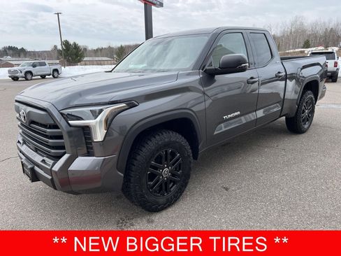 Used 2022 Toyota Tundra SR5 w/ SR5 Premium Package image 3
