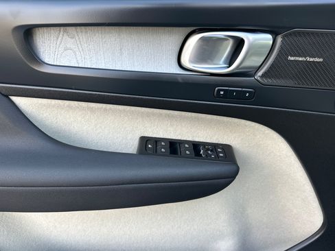 Certified 2025 Volvo XC40 B5 Plus AWD/4WD image 12