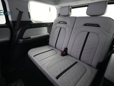 Used 2023 Rivian R1S Adventure AWD/4WD image 25