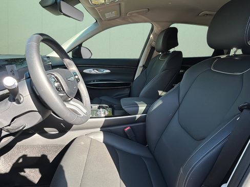 Certified 2026 Genesis GV70 2.5T AWD/4WD image 14