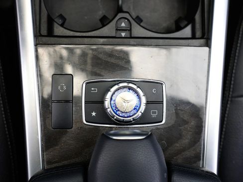 Used 2016 Mercedes-Benz E 350 E 350 4MATIC Sedan 4D image 38