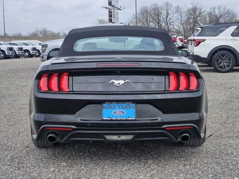 Used 2023 Ford Mustang Premium image 5