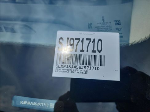 New 2025 Lincoln Nautilus Premier image 10