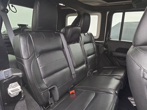 Used 2022 Jeep Wrangler Unlimited Sahara image 74