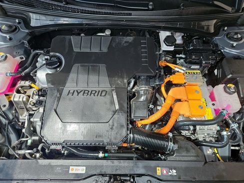 Used 2024 Hyundai Elantra Limited FWD image 29