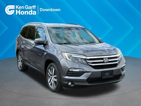 Used 2016 Honda Pilot Touring image 1