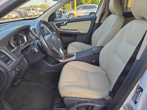 Used 2017 Volvo XC60 T6 Inscription w/ Climate Package image 20