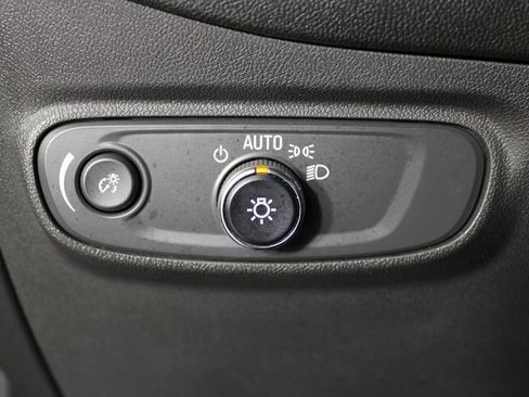 Used 2024 Chevrolet Equinox LS w/ LS Convenience Package image 22