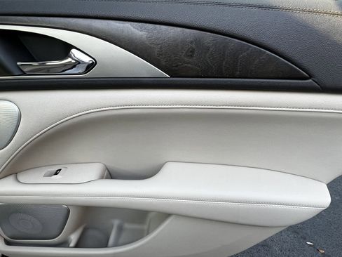 Used 2020 Lincoln MKZ Reserve w/ Luxury Package image 40