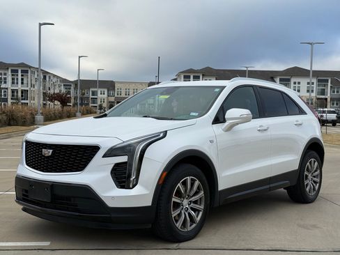 Used 2021 Cadillac XT4 Sport image 3