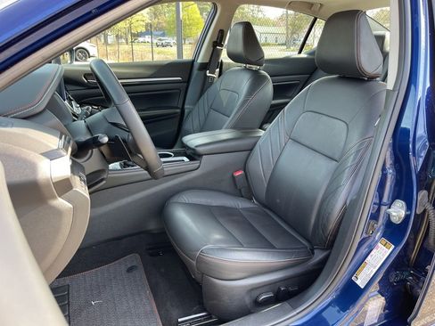 Used 2024 Nissan Altima 2.5 SR w/ SR Premium Package image 18