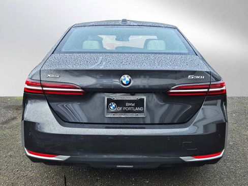 Used 2024 BMW 530i xDrive w/ Convenience Package image 8