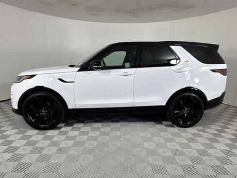 Certified 2025 Land Rover Discovery Metropolitan Edition image 2