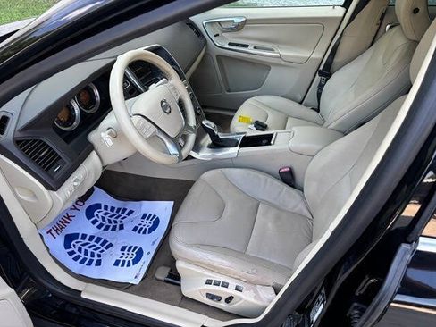 Used 2013 Volvo XC60 3.2 FWD image 9