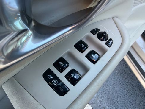 Certified 2023 Volvo XC90 B6 Plus image 25