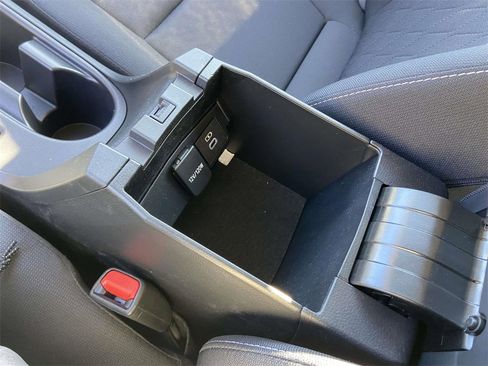 Used 2025 Toyota Corolla LE image 26