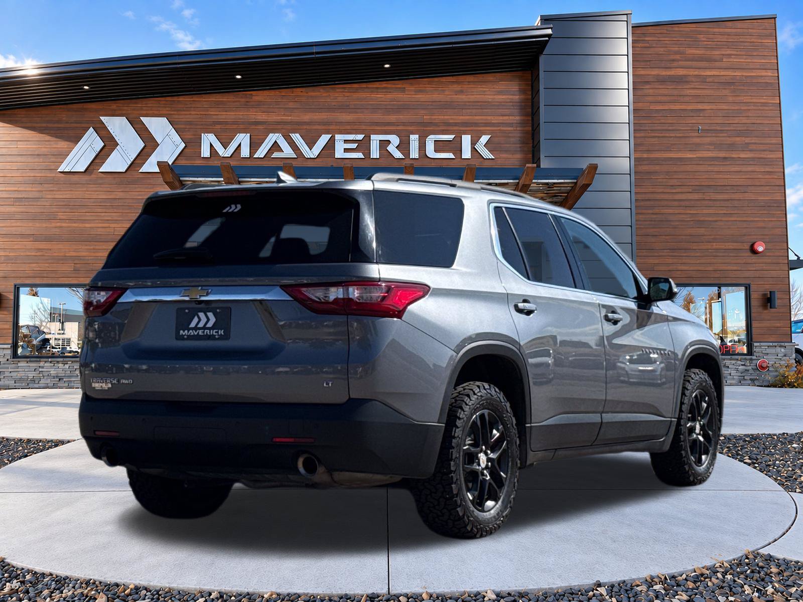 Used 2020 Chevrolet Traverse LT w/ Driver Confidence II Package AWD/4WD image 12