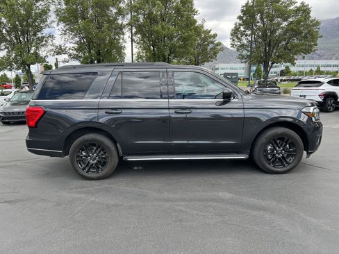 Used 2022 Ford Expedition XLT RWD image 6