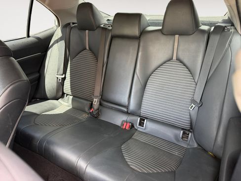 Used 2021 Toyota Camry SE w/ Convenience Package FWD image 13