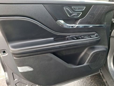 Used 2022 Lincoln Corsair AWD w/ Premium Package image 14