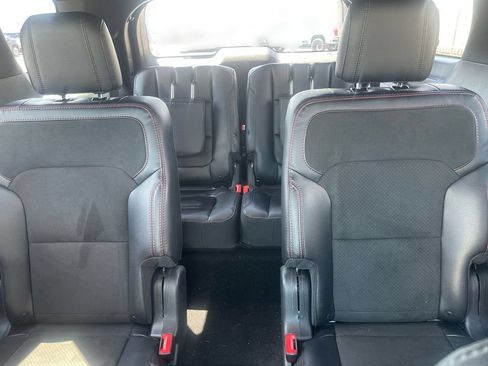 Used 2019 Ford Explorer XLT w/ Equipment Group 202A AWD/4WD image 28