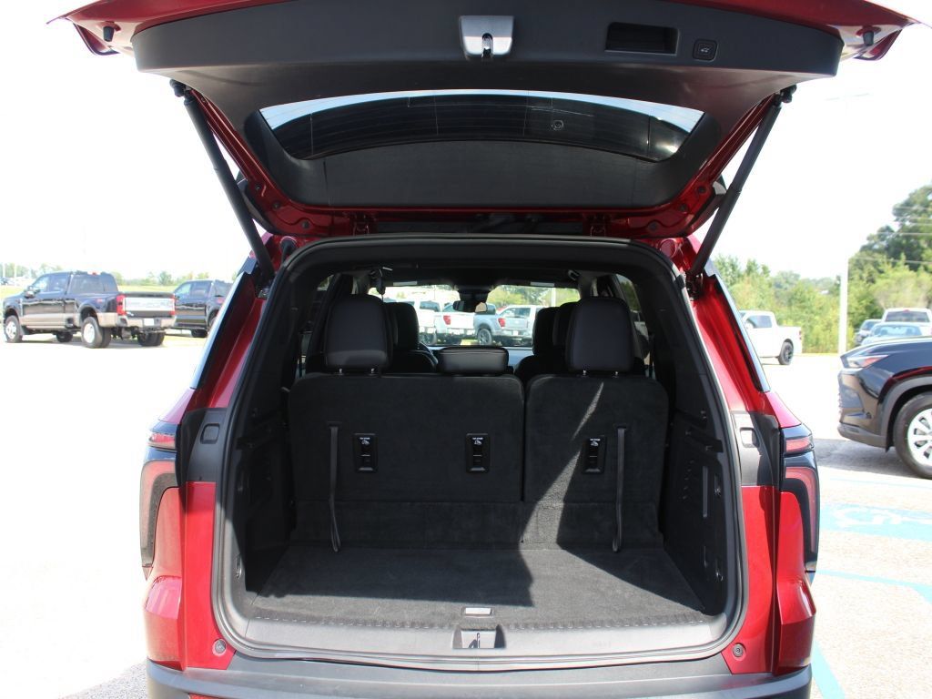 Used 2026 Chevrolet Traverse LT AWD/4WD image 15