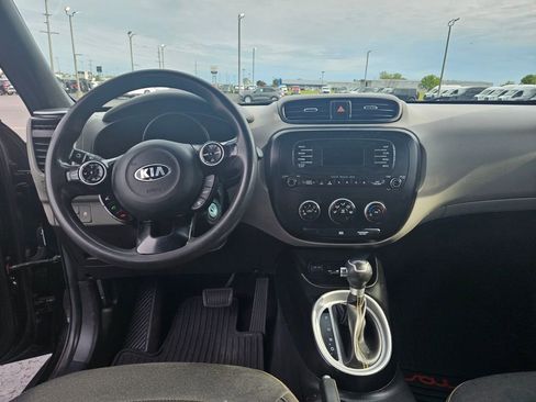 Used 2014 Kia Soul + FWD image 16