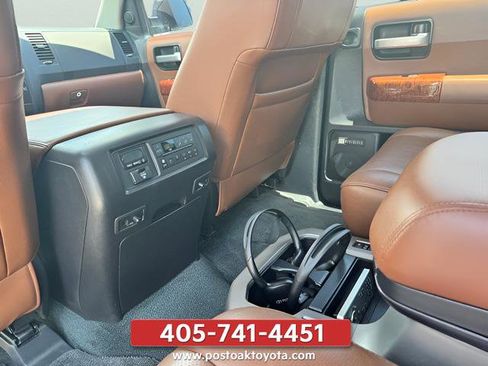 Used 2018 Toyota Sequoia Platinum RWD image 18